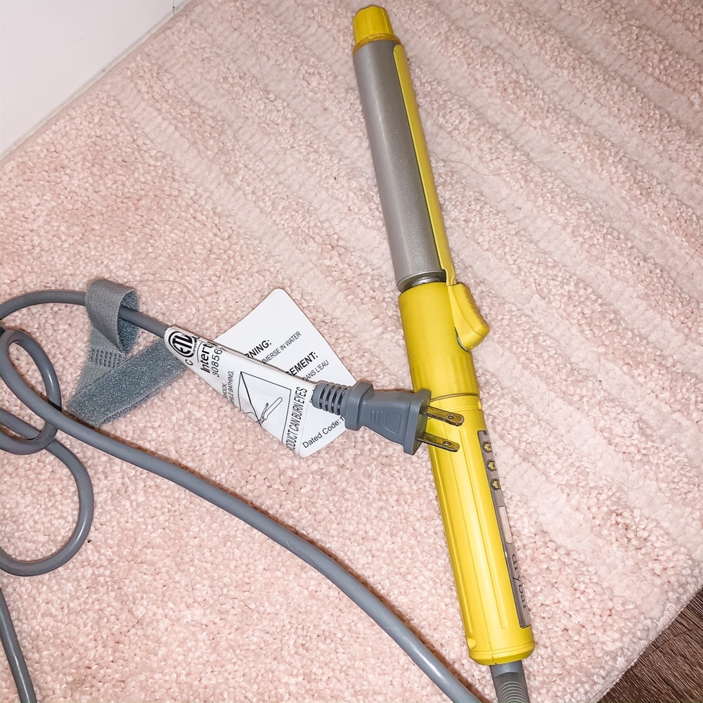 Dry Bar curling iron, works great